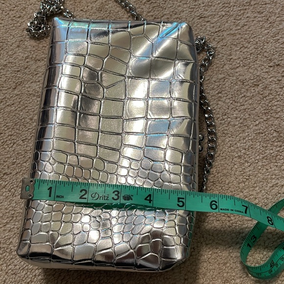 A New Day Silver Chain Purse - Picture 5 of 5